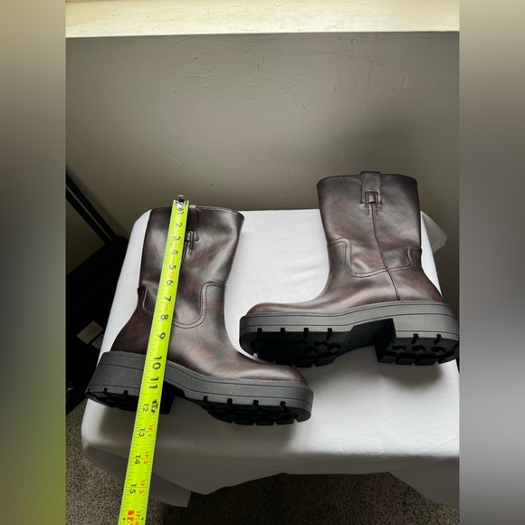 No Boundaries Women's Pull On Lug Sole Boots in Chocolate Brown. Size 8 NWT - Picture 4 of 8